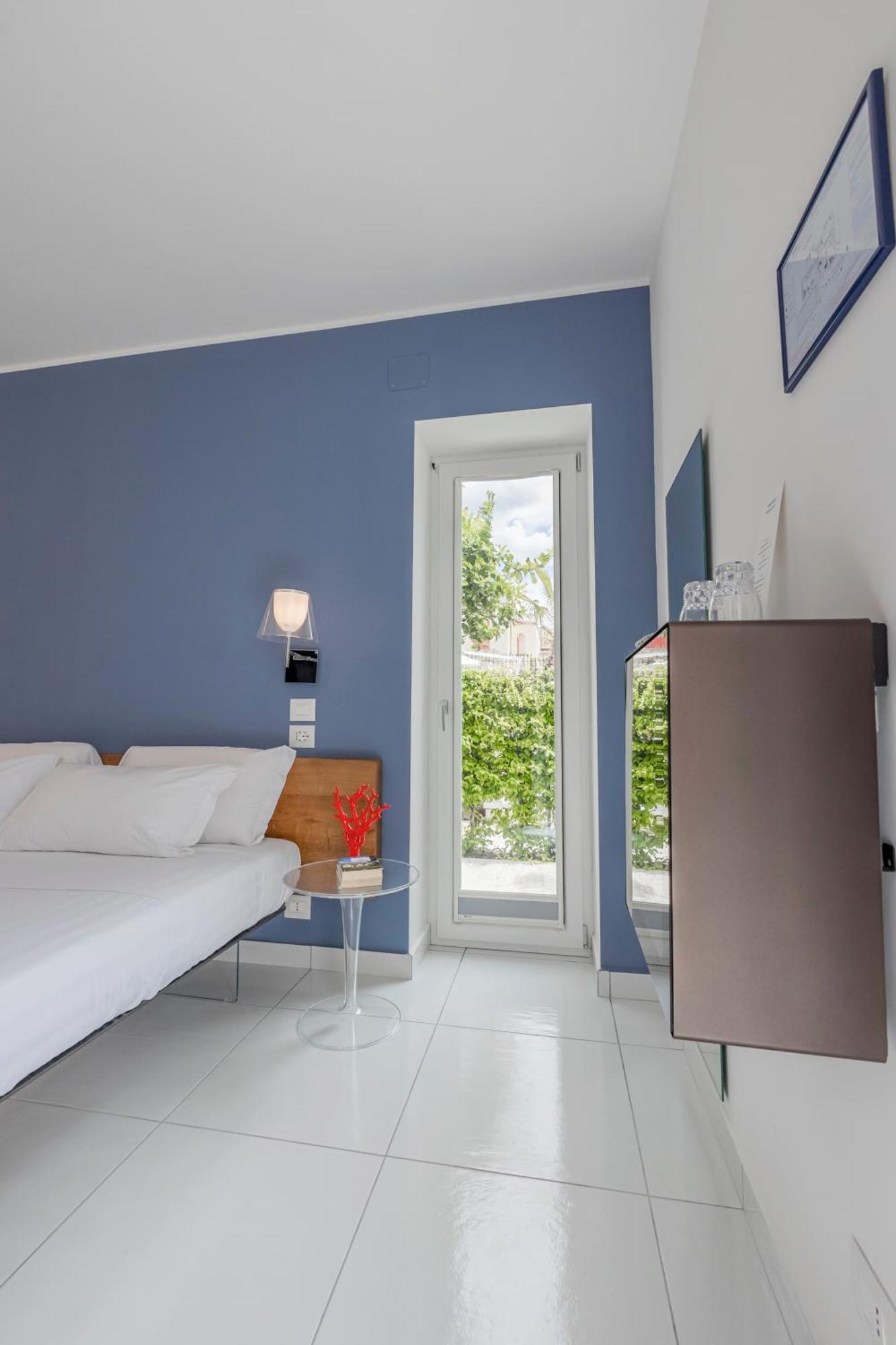 Aquamaris Design Suite & Spa Πέστουμ Εξωτερικό φωτογραφία