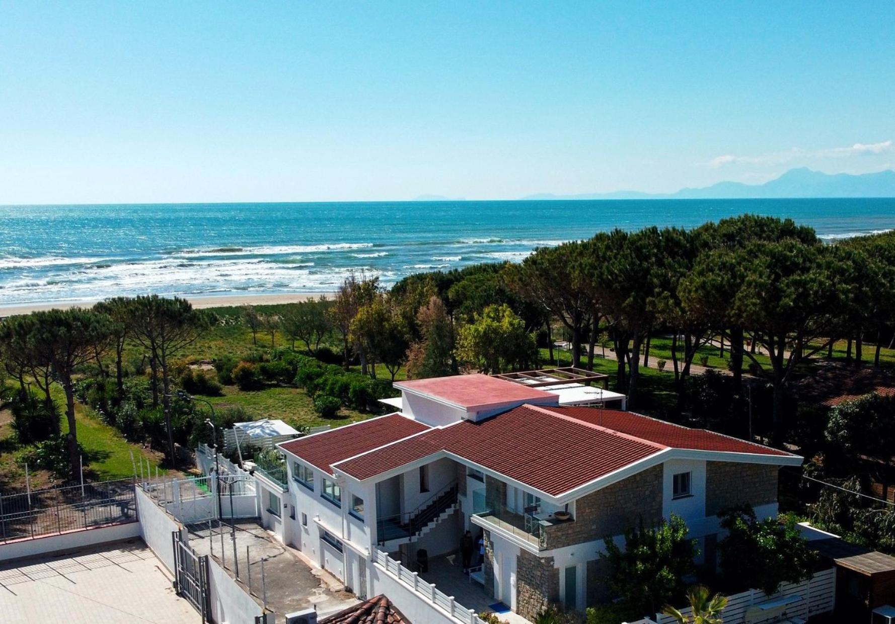 Aquamaris Design Suite & Spa Πέστουμ Εξωτερικό φωτογραφία