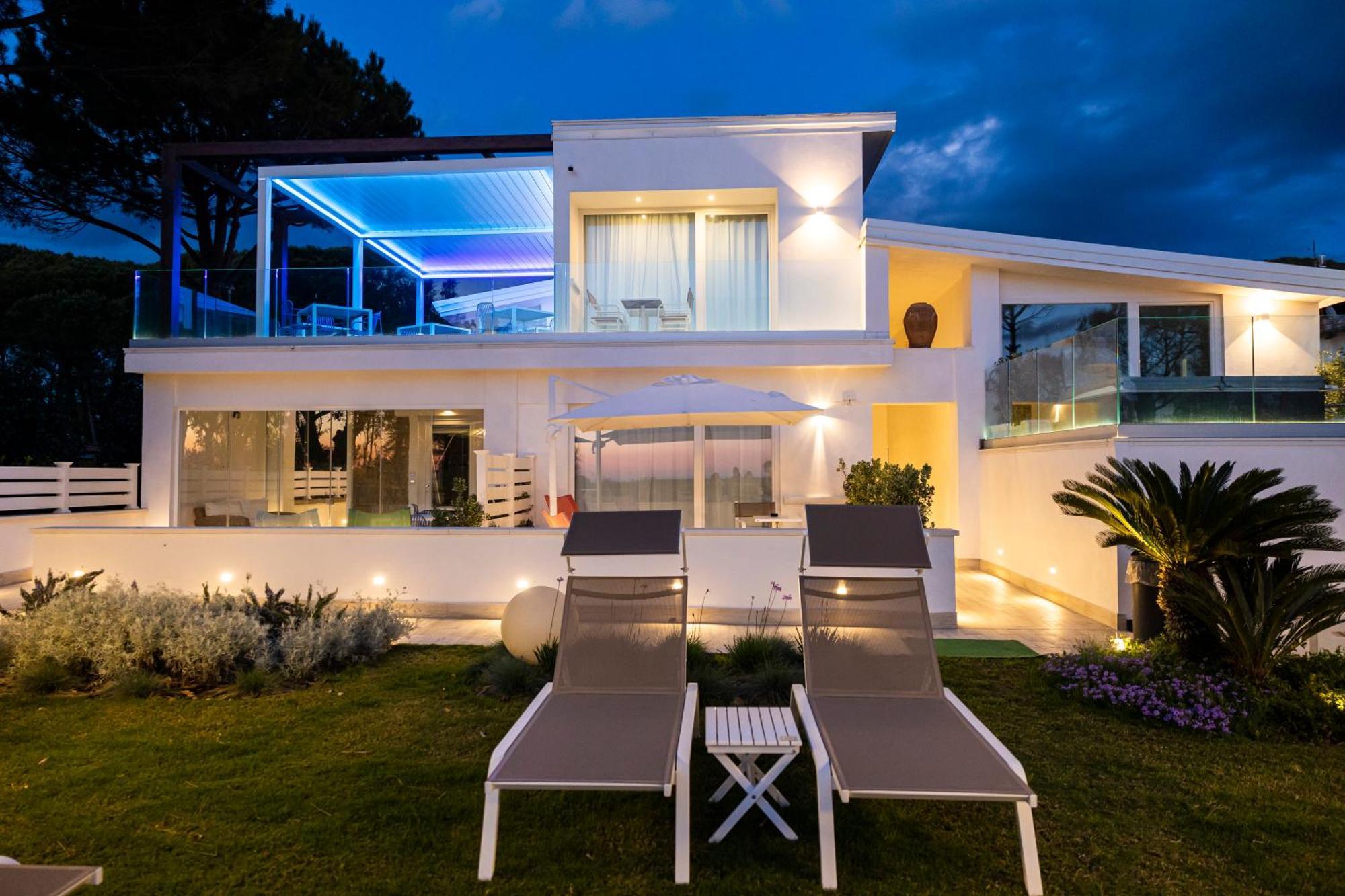 Aquamaris Design Suite & Spa Πέστουμ Εξωτερικό φωτογραφία
