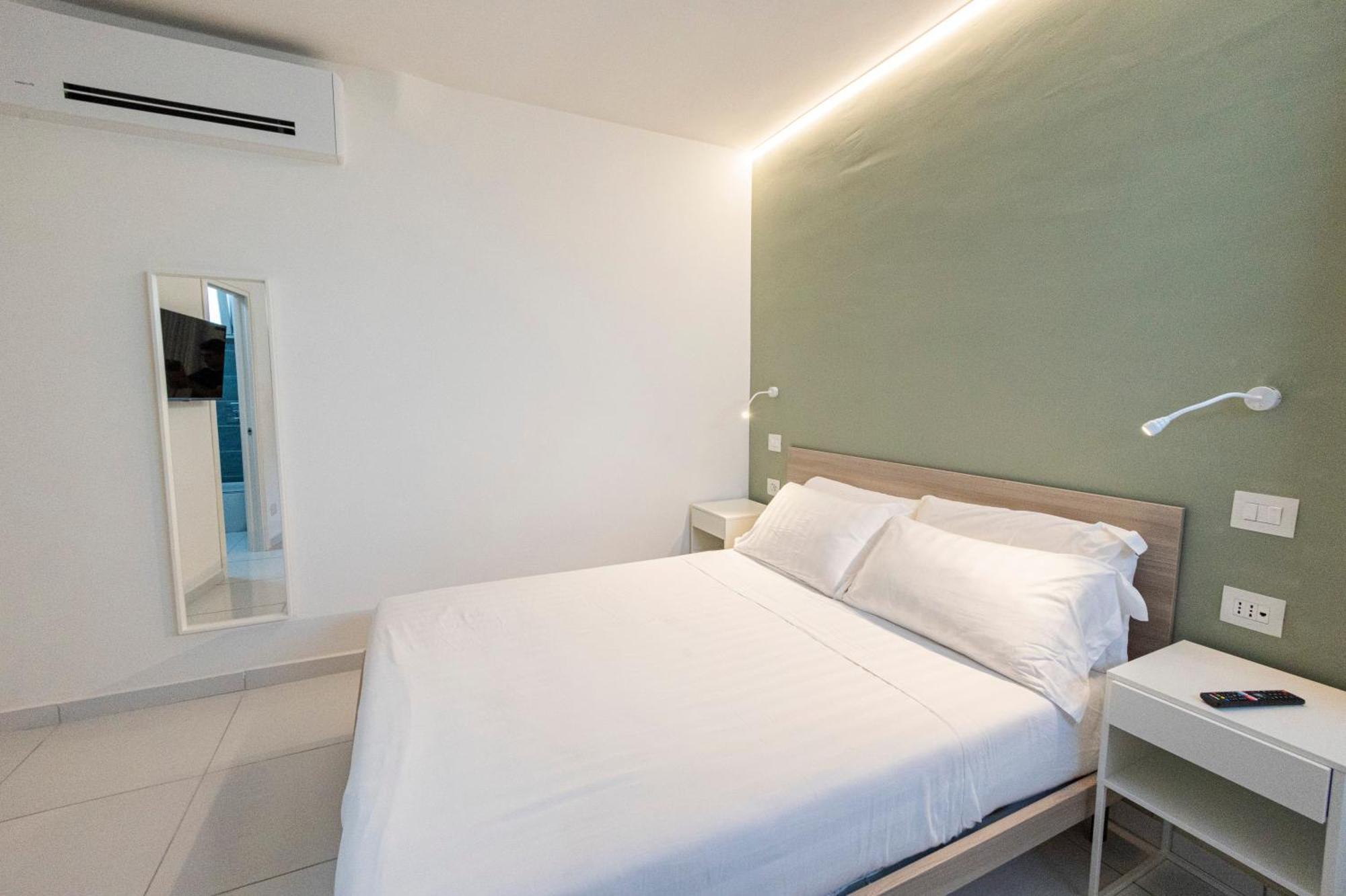 Aquamaris Design Suite & Spa Πέστουμ Εξωτερικό φωτογραφία